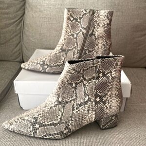 Corso Como Snake Print Leather Pointed Women Booties Shoes 10M Preowned